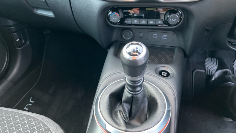 Nissan Juke 1.0 DiG-T N-Connecta 5dr Petrol Hatchback